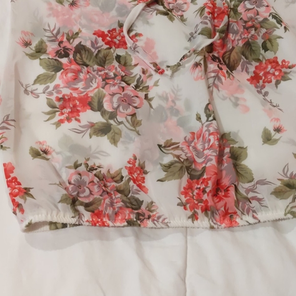 Venus 3/4 Sleeve Sheer Floral Blouse - Picture 7 of 8